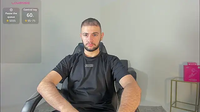 Snapshot of MaximusDick1_ chatting on July 30, 12:15 pm MaximusDick1 online show from July 30, 12:15 pm
