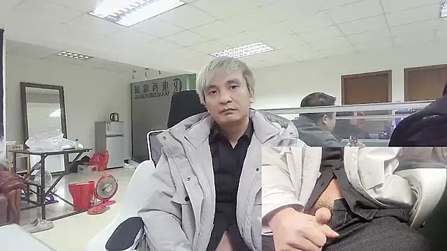 Snapshot of clisssx chatting on December 15, 4:48 pm clisssx online show from December 15, 4:48 pm