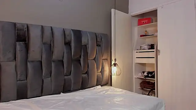 Snapshot of Lorena_Vieira_ chatting on February 8, 2:47 am Lorena Vieira  online show from February 8, 2:47 am