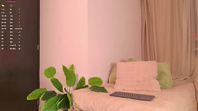 Snapshot of Lorena_Vieira_ chatting on July 21, 12:35 am Lorena Vieira online show from July 21, 12:35 am