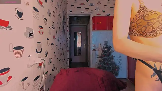 the perfectgirl online show from December 20, 10:05 am