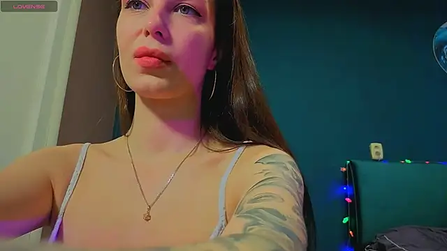 Snapshot of the_perfectgirl chatting on February 10, 1:37 pm the perfectgirl online show from February 10, 1:37 pm