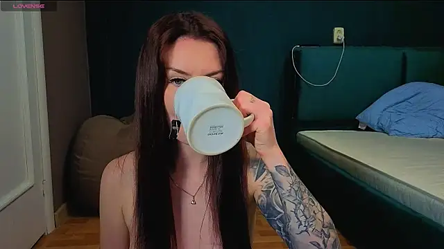 the perfectgirl online show from August 4, 8:11 pm