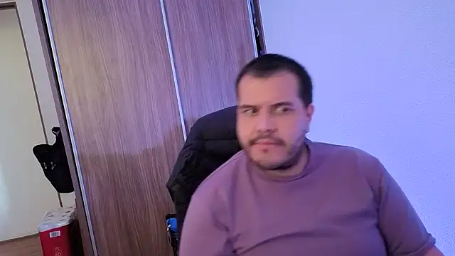 Snapshot of bearcloudcomputa chatting on November 17, 9:53 pm bearcloudcomputa online show from November 17, 9:53 pm