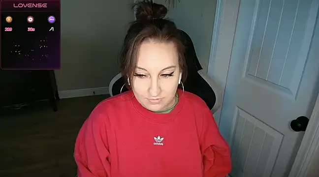 Snapshot of Brooklyn_Bee chatting on March 20, 9:24 pm Brooklyn Bee online show from March 20, 9:24 pm