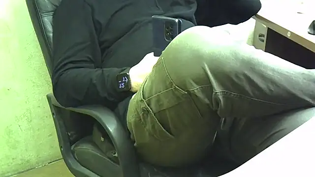 nikdov3 online show from December 3, 9:18 am