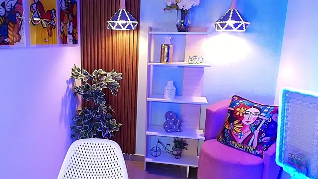 Dalila Sky online show from October 17, 6:10 pm