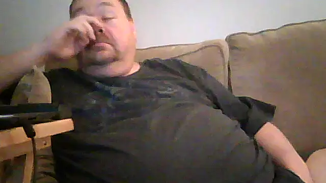 Snapshot of hitman_35 chatting on April 22, 4:59 am hitman 35 online show from April 22, 4:59 am