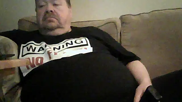 Snapshot of hitman_35 chatting on May 4, 4:30 am hitman 35 online show from May 4, 4:30 am