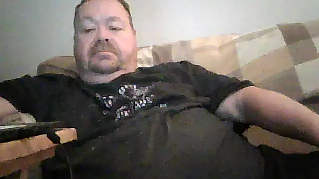 Snapshot of hitman_35 chatting on June 8, 4:02 am hitman 35 online show from June 8, 4:02 am
