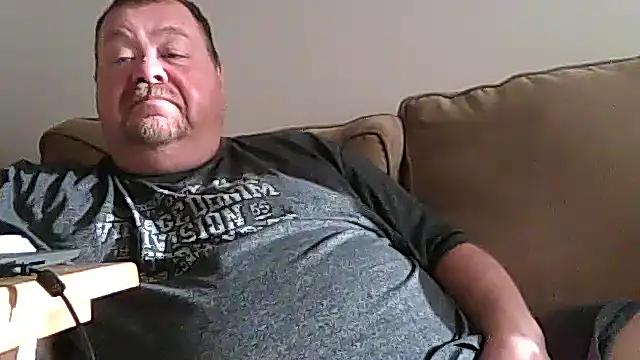 Snapshot of hitman_35 chatting on June 25, 2:22 am hitman 35 online show from June 25, 2:22 am