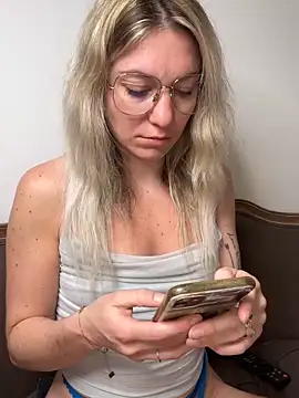 carlaaa online show from May 8, 8:58 pm