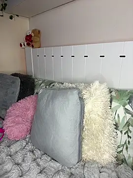 Snapshot of EllyChantal_11 chatting on November 11, 10:15 am EllyChantal 11 online show from November 11, 10:15 am