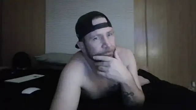 Snapshot of Edward_LongCock chatting on May 17, 5:16 am Edward LongCock online show from May 17, 5:16 am