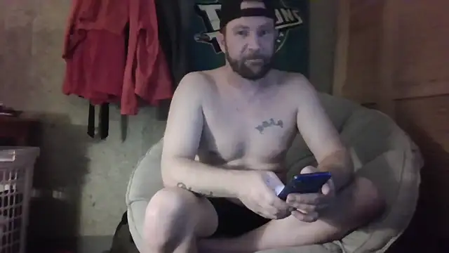 Snapshot of Edward_LongCock chatting on May 24, 6:51 am Edward LongCock online show from May 24, 6:51 am