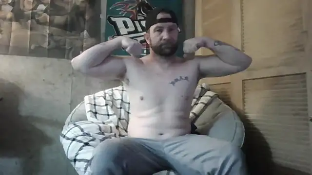 Snapshot of Edward_LongCock chatting on May 27, 12:51 am Edward LongCock online show from May 27, 12:51 am