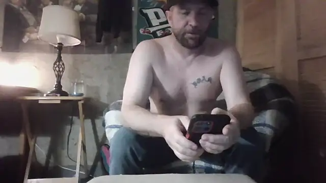 Snapshot of Edward_LongCock chatting on June 14, 8:33 pm Edward LongCock online show from June 14, 8:33 pm