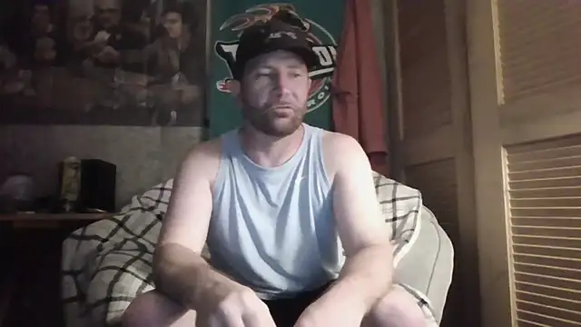 Snapshot of Edward_LongCock chatting on July 4, 6:19 am Edward LongCock online show from July 4, 6:19 am