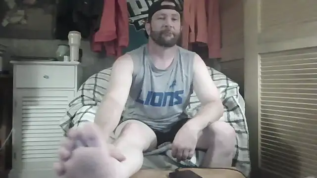 Snapshot of Edward_LongCock chatting on July 18, 5:33 am Edward LongCock online show from July 18, 5:33 am