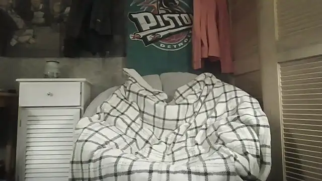 Snapshot of Edward_LongCock chatting on July 19, 10:02 pm Edward LongCock online show from July 19, 10:02 pm