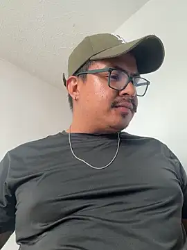 Snapshot of Ratigo69 chatting on March 25, 4:02 pm Ratigo69 online show from March 25, 4:02 pm