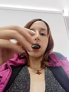 Ambar Roux  online show from November 4, 8:08 pm