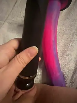 luisa1 online show from December 17, 8:09 am