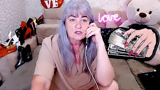 Snapshot of SiberiabBerry chatting on May 6, 1:27 pm SiberiabBerry online show from May 6, 1:27 pm