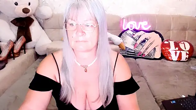 Snapshot of SiberiabBerry chatting on August 6, 9:06 pm SiberiabBerry online show from August 6, 9:06 pm
