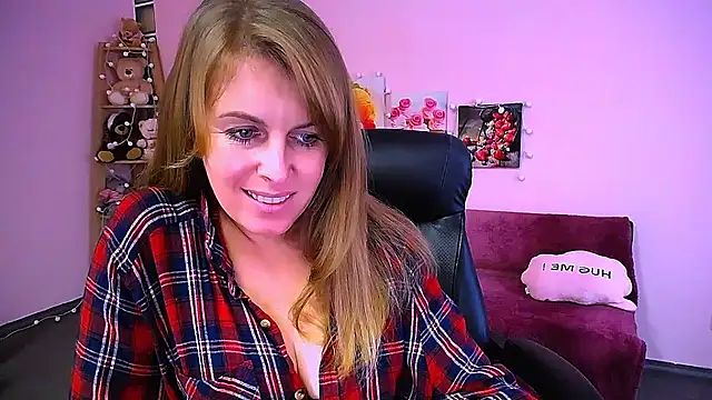 Hot Milady online show from December 15, 8:51 am