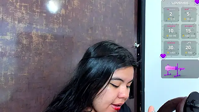 Snapshot of klhoe_boobs chatting on November 14, 4:00 am klhoe boobs online show from November 14, 4:00 am