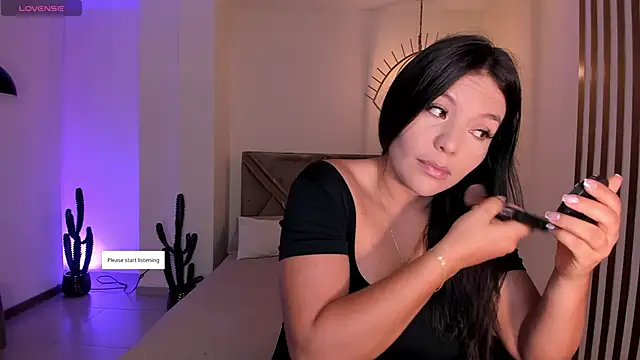 ValeriaRoldanX online show from May 10, 11:15 am