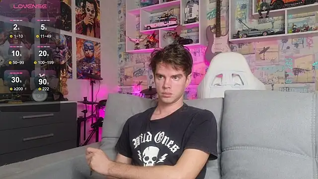 Snapshot of Mike_Burn chatting on December 14, 12:43 pm Mike Burn online show from December 14, 12:43 pm