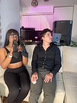 Snapshot of tiana_nave chatting on March 31, 8:53 pm tiana nave online show from March 31, 8:53 pm