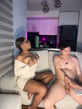 Snapshot of tiana_nave chatting on April 19, 11:07 pm tiana nave online show from April 19, 11:07 pm