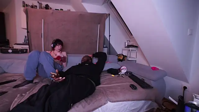 MacTroy online show from December 31, 4:35 pm