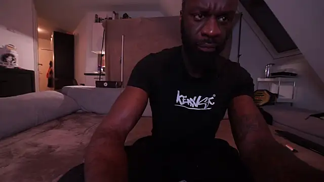 MacTroy online show from January 4, 8:05 pm