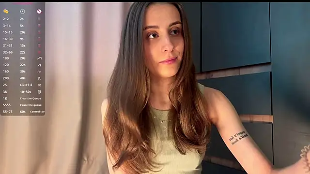 HellPeach online show from June 11, 2:26 pm