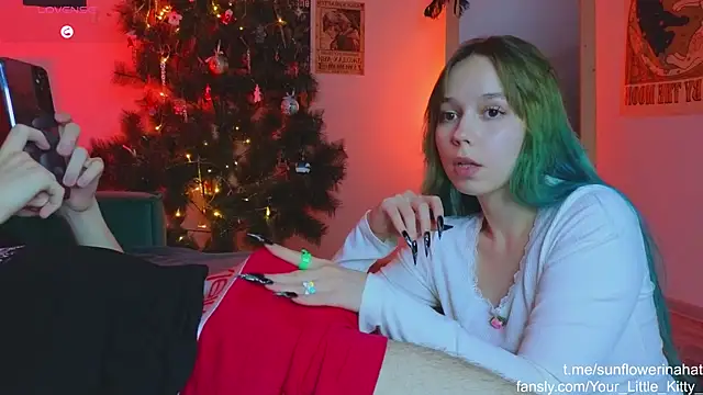 812sunflowerinahat online show from December 29, 8:26 pm