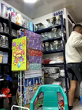 JuanZapata33 online show from December 3, 9:57 pm