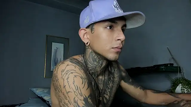 Travistanner 28 online show from February 9, 12:31 pm