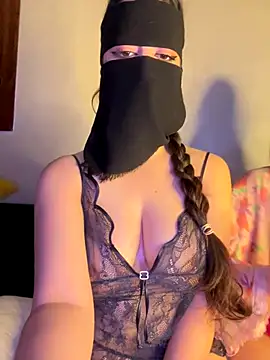 Snapshot of El-Jouri chatting on November 22, 10:42 pm El-Jouri online show from November 22, 10:42 pm