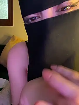 Snapshot of El-Jouri chatting on December 14, 5:40 pm El-Jouri online show from December 14, 5:40 pm