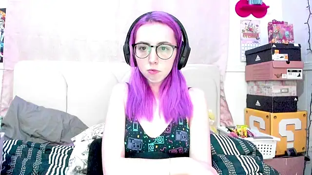 Snapshot of v3n0mb1t3z chatting on February 21, 5:24 am v3n0mb1t3z online show from February 21, 5:24 am