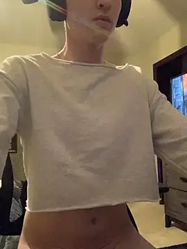 YourFavTwinkie online show from February 8, 2:15 am