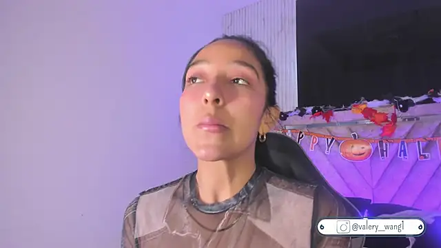 Valery wang online show from October 24, 11:50 am