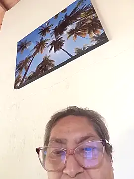 florecita69 online show from April 28, 4:12 pm