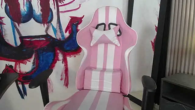 Snapshot of kittyhouse_hs chatting on June 11, 7:56 pm kittyhouse hs online show from June 11, 7:56 pm