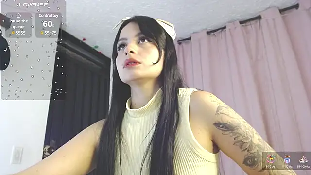 Snapshot of pamela_ chatting on March 13, 8:04 am pamela  online show from March 13, 8:04 am