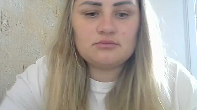Snapshot of Honeydew-Waves chatting on June 15, 7:43 am Honeydew-Waves online show from June 15, 7:43 am